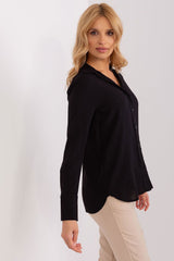 Women's shirt with long sleeves and a collar