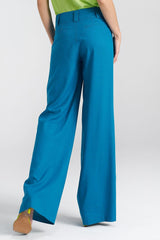 Women's pants with a relaxed fit