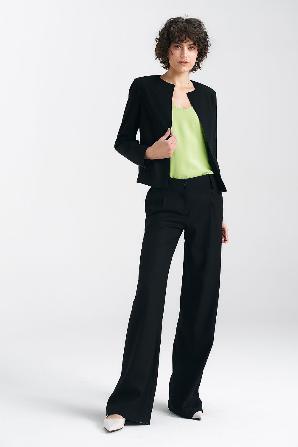 Women's pants with a relaxed fit