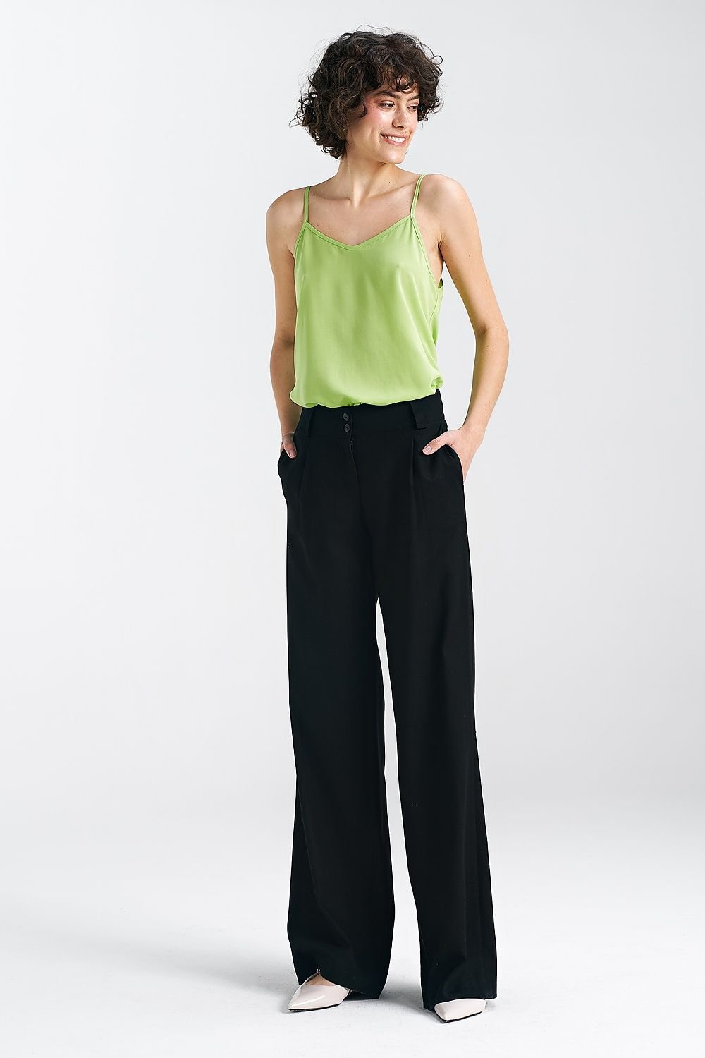 Women's pants with a relaxed fit