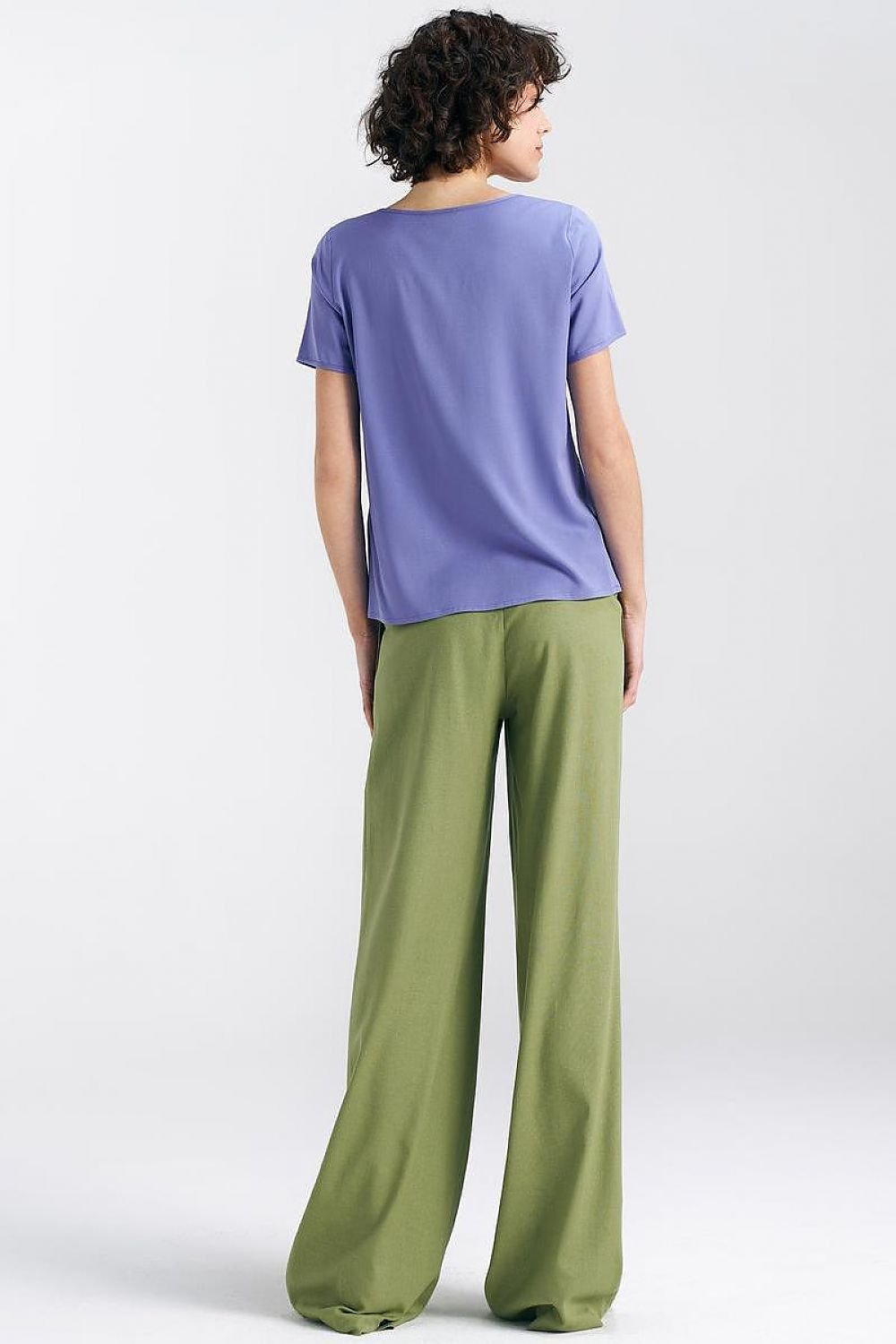 Women's pants with a relaxed fit