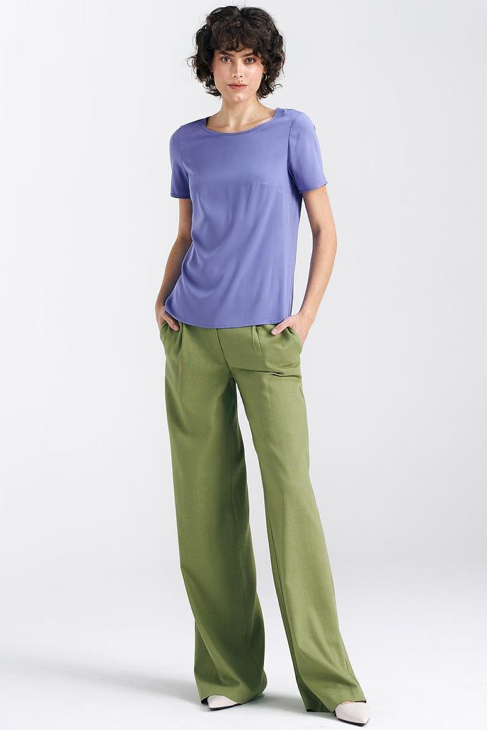 Women's pants with a relaxed fit