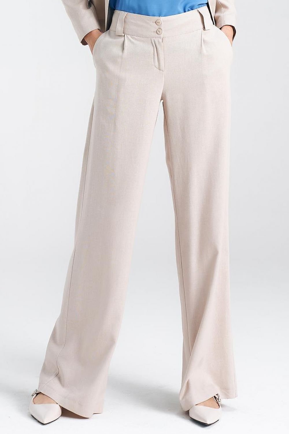 Women's pants with a relaxed fit