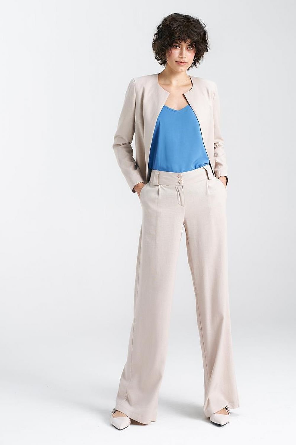 Women's pants with a relaxed fit