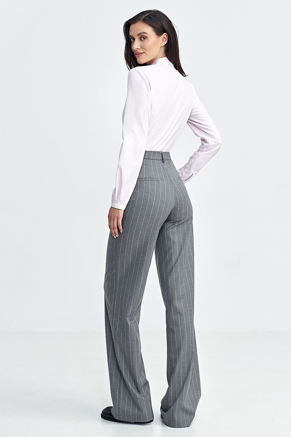 Women's tailored fit pants