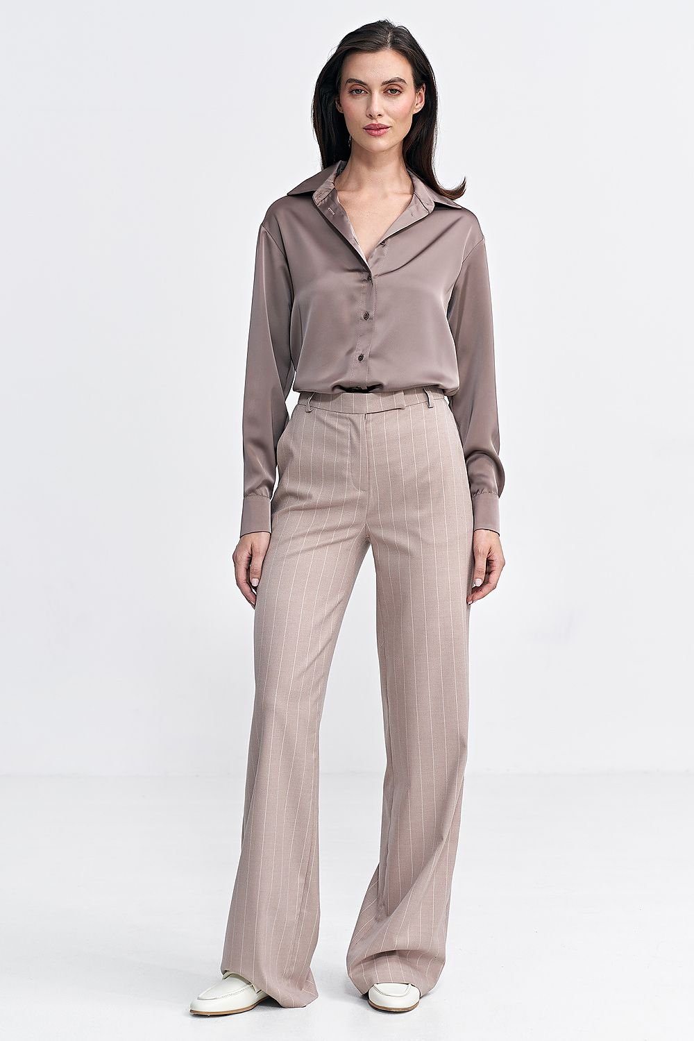 Women's tailored fit pants