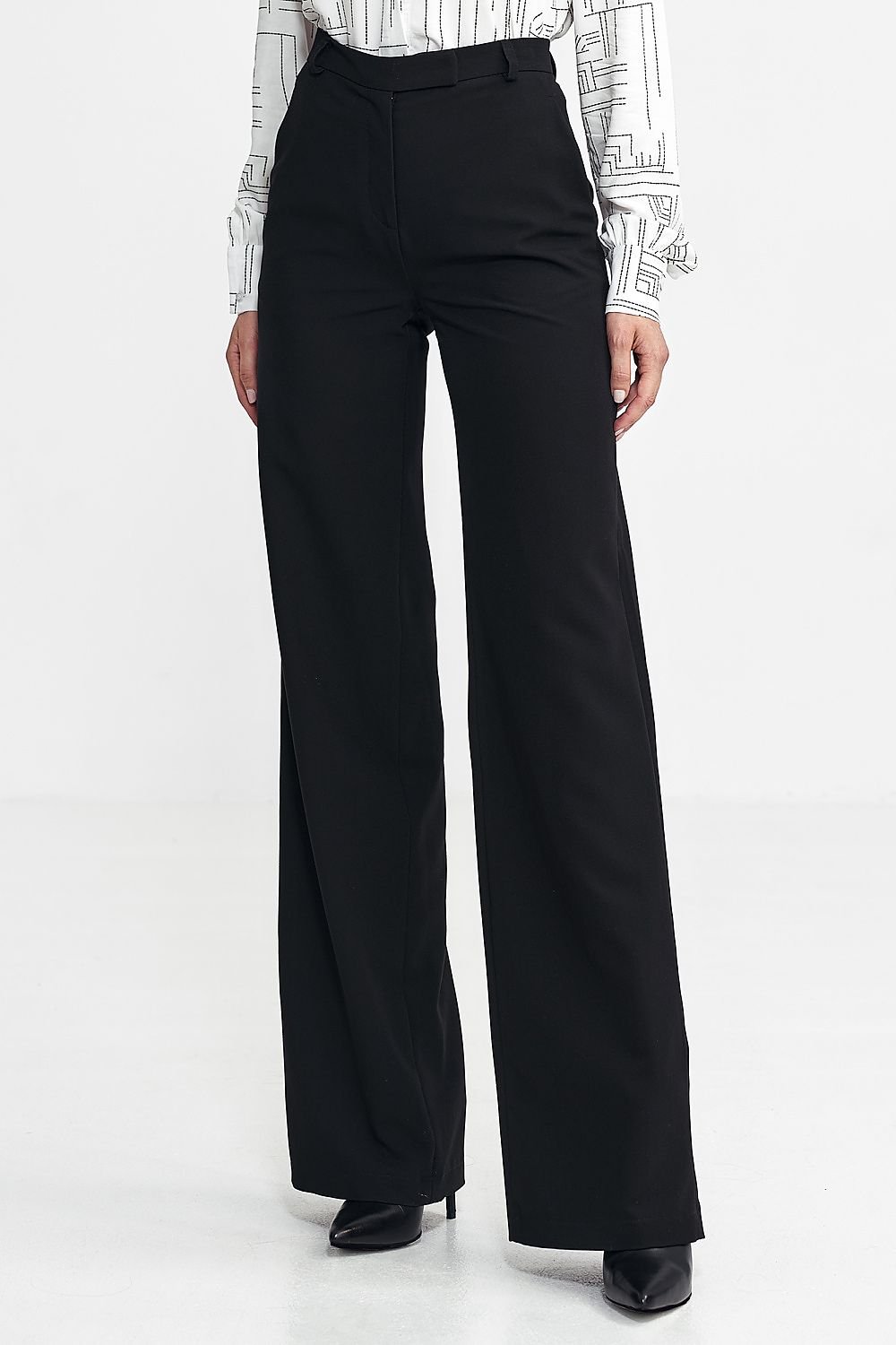 Women's tailored fit pants