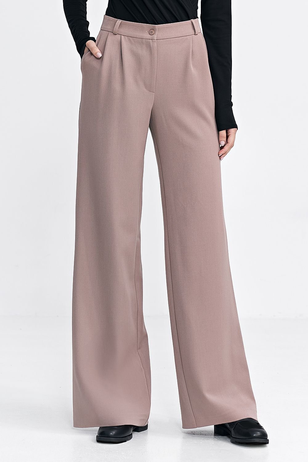 Women's relaxed fit pants