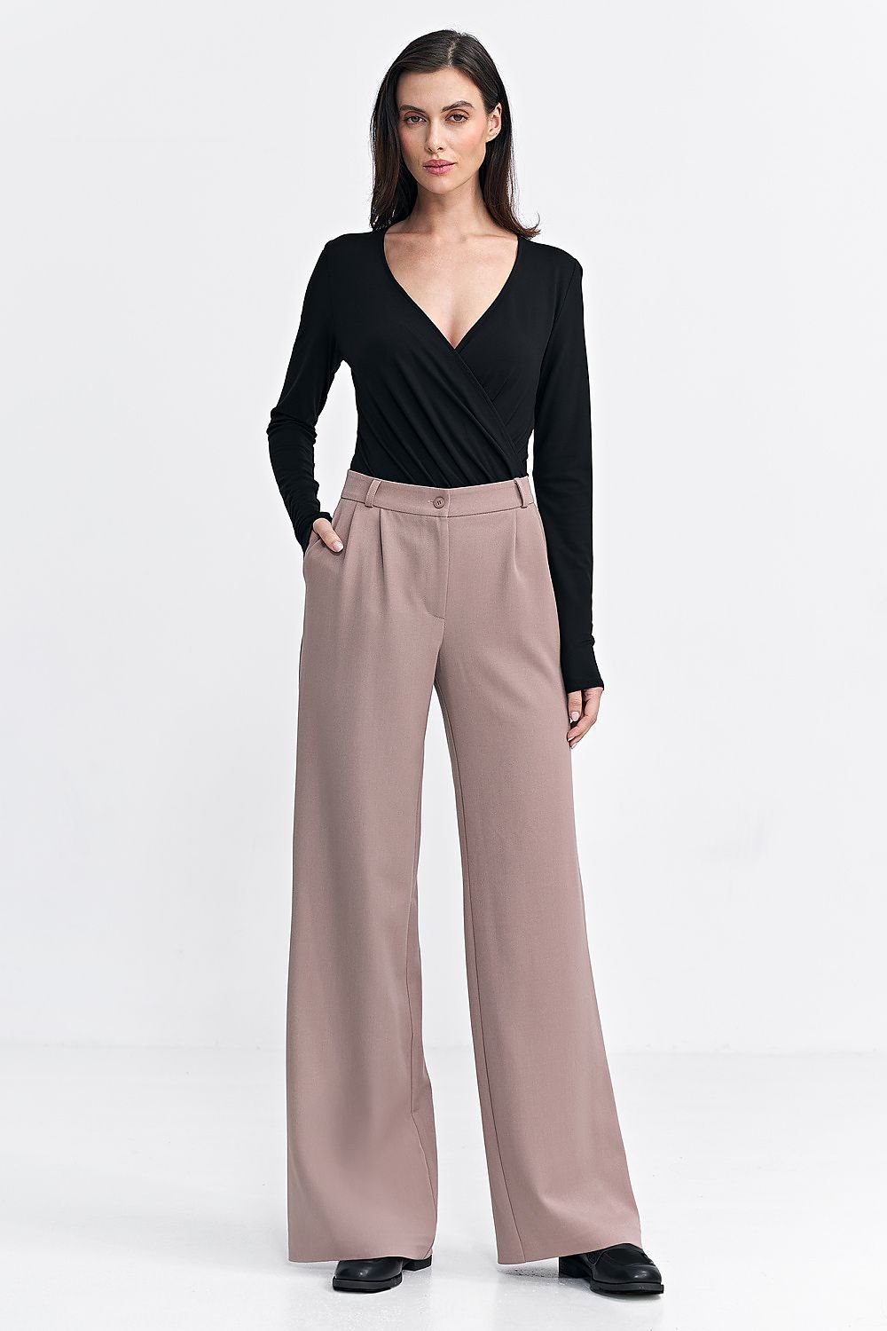 Women's relaxed fit pants