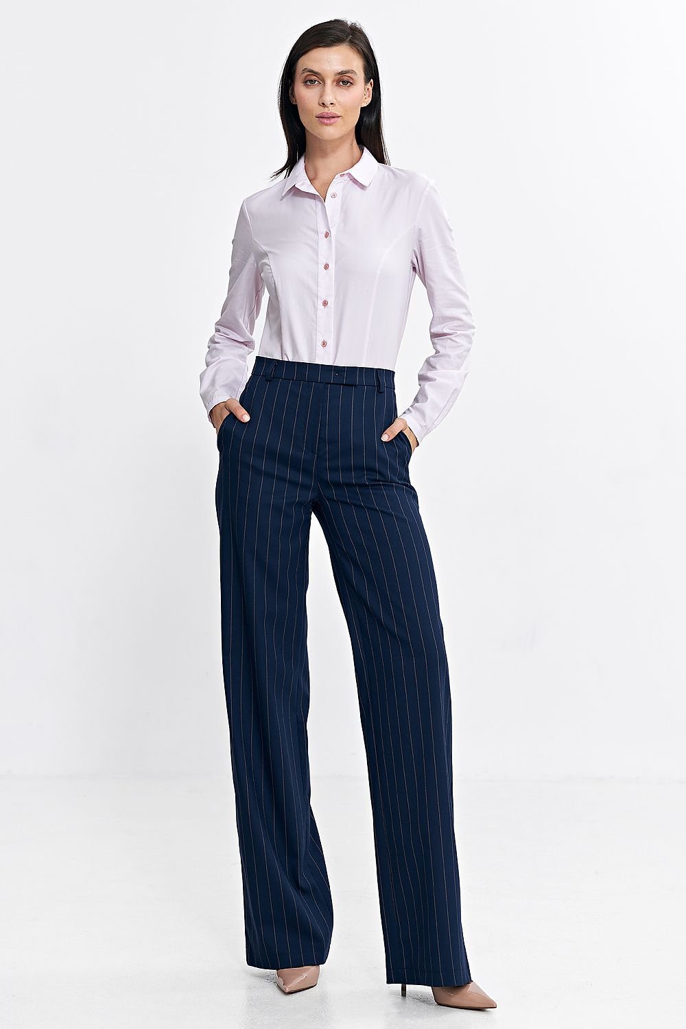 Women's tailored fit pants