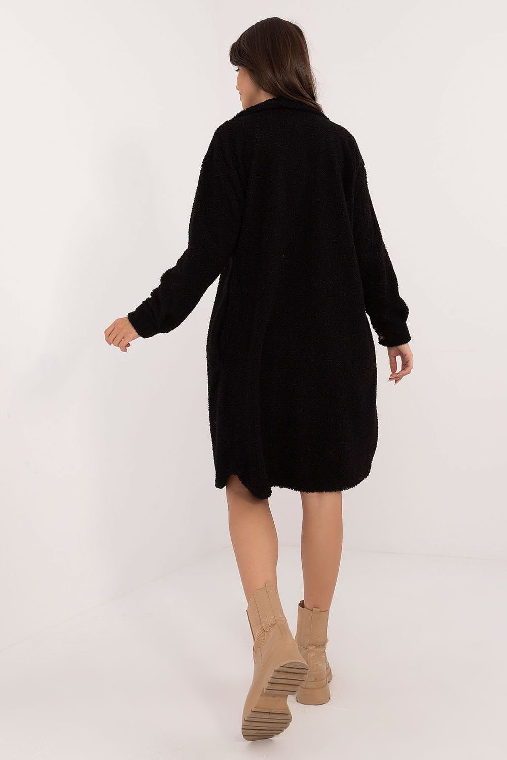 Women's long shirt made of boucle fabric and long sleeves