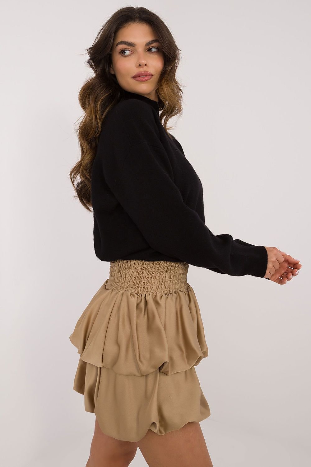 Stylish mini skirt with ruffles