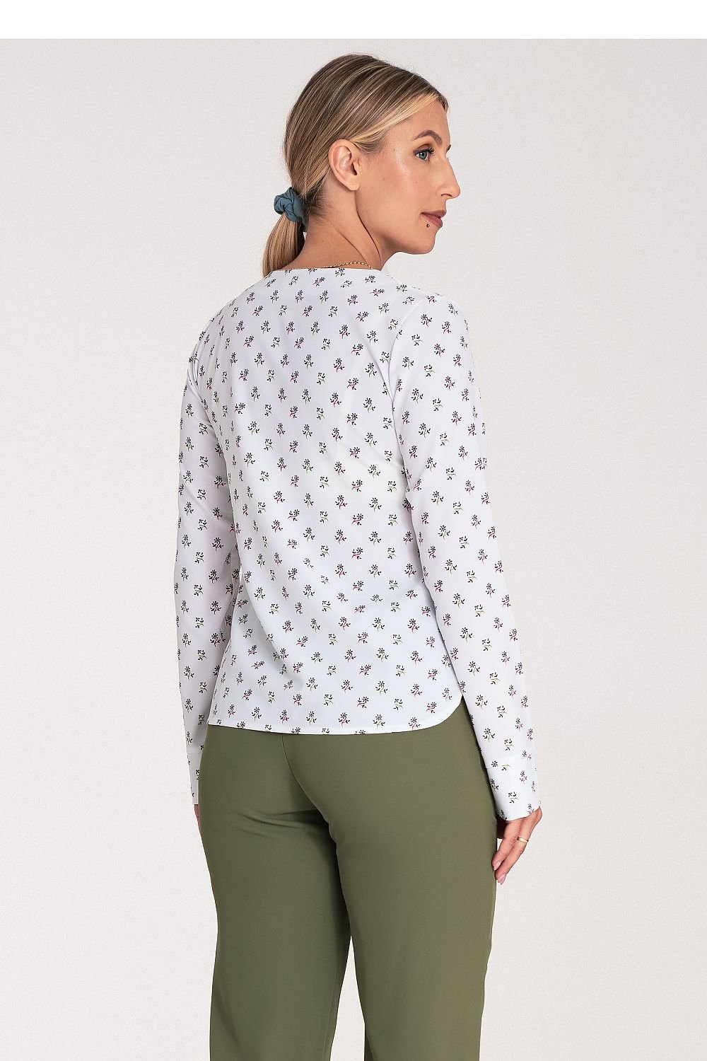 women's Long sleeve fitted shirt with no collar