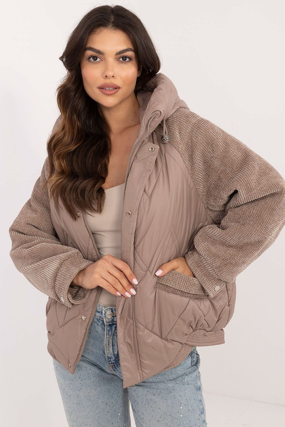 Women's casual jacket with striking corduroy sleeves