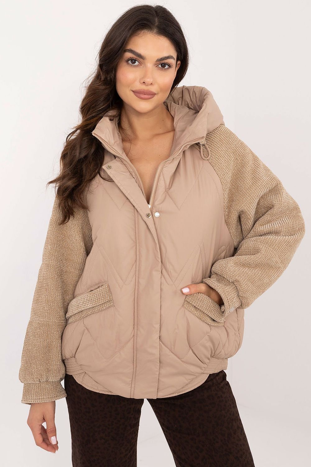 Women's casual jacket with striking corduroy sleeves