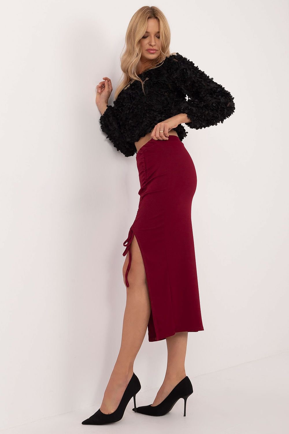 Pencil midi skirt made of ribbed material