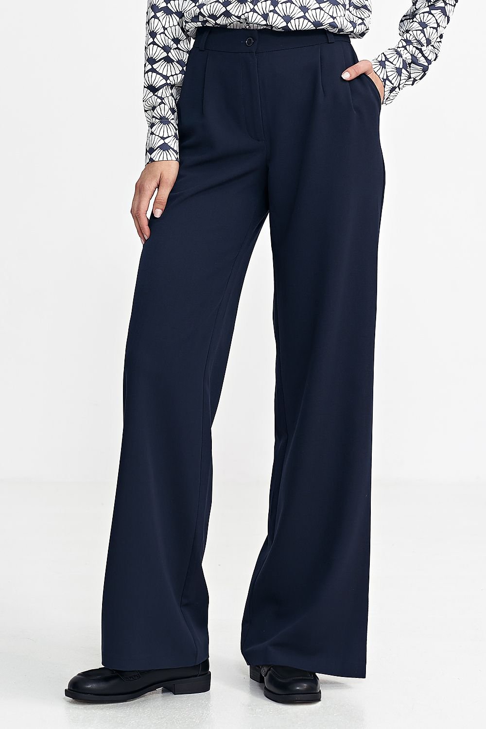 Women's relaxed fit pants