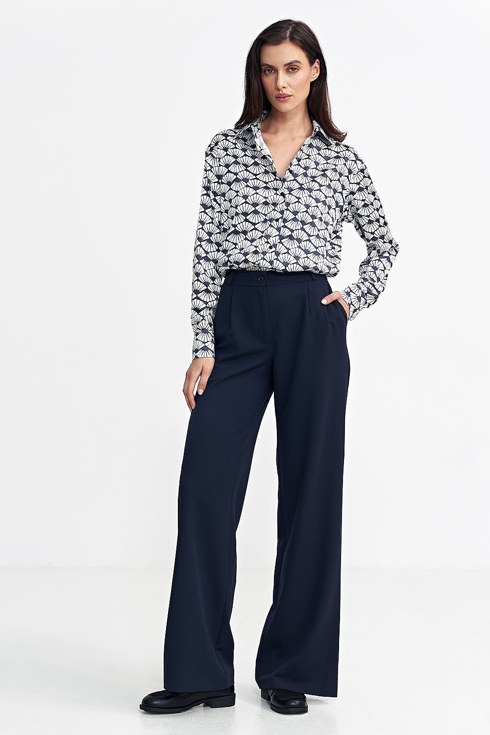 Women's relaxed fit pants