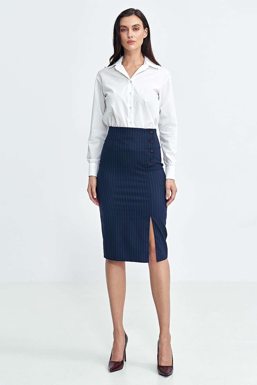 This skirt is a combination of classic and modern for women