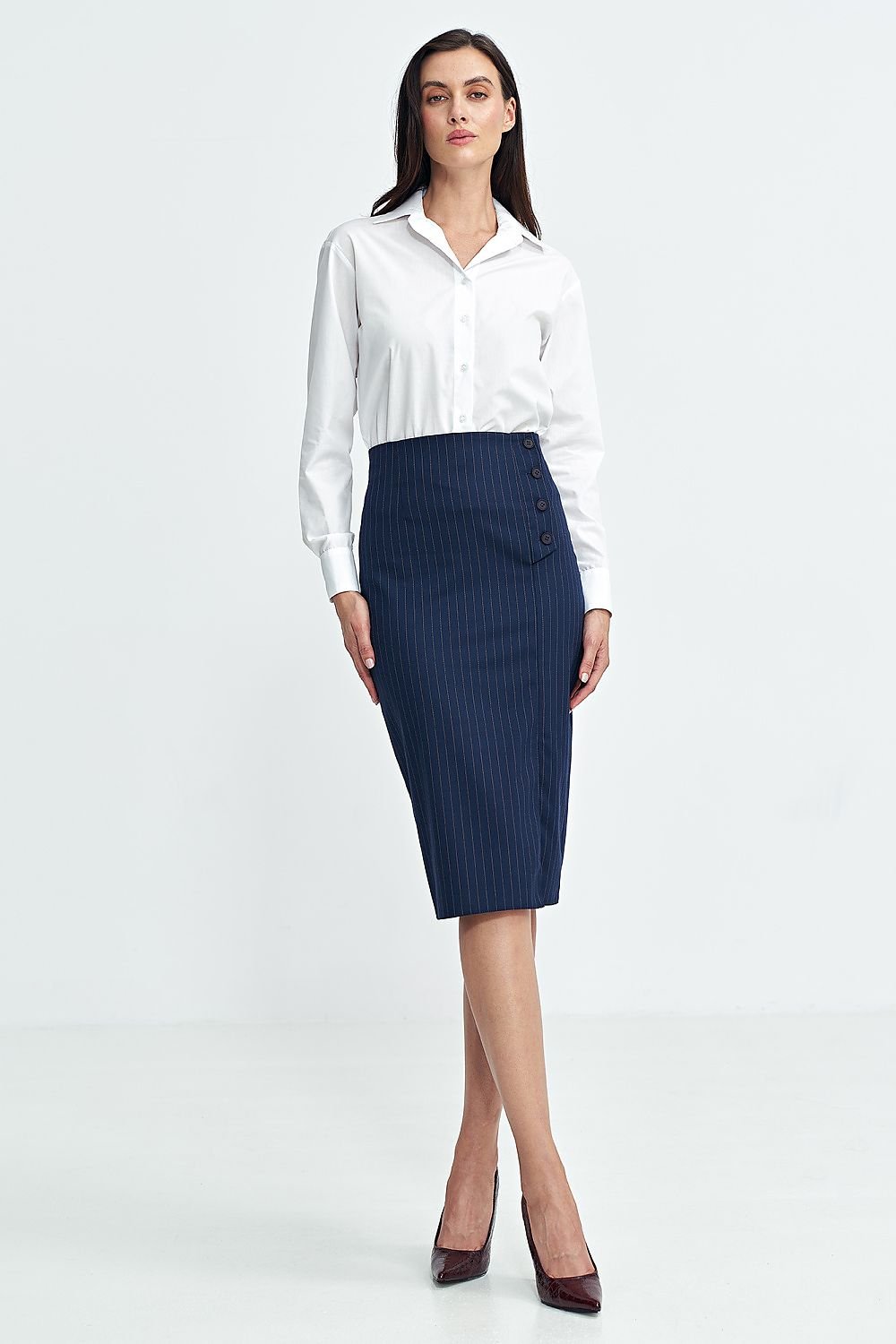 This skirt is a combination of classic and modern for women