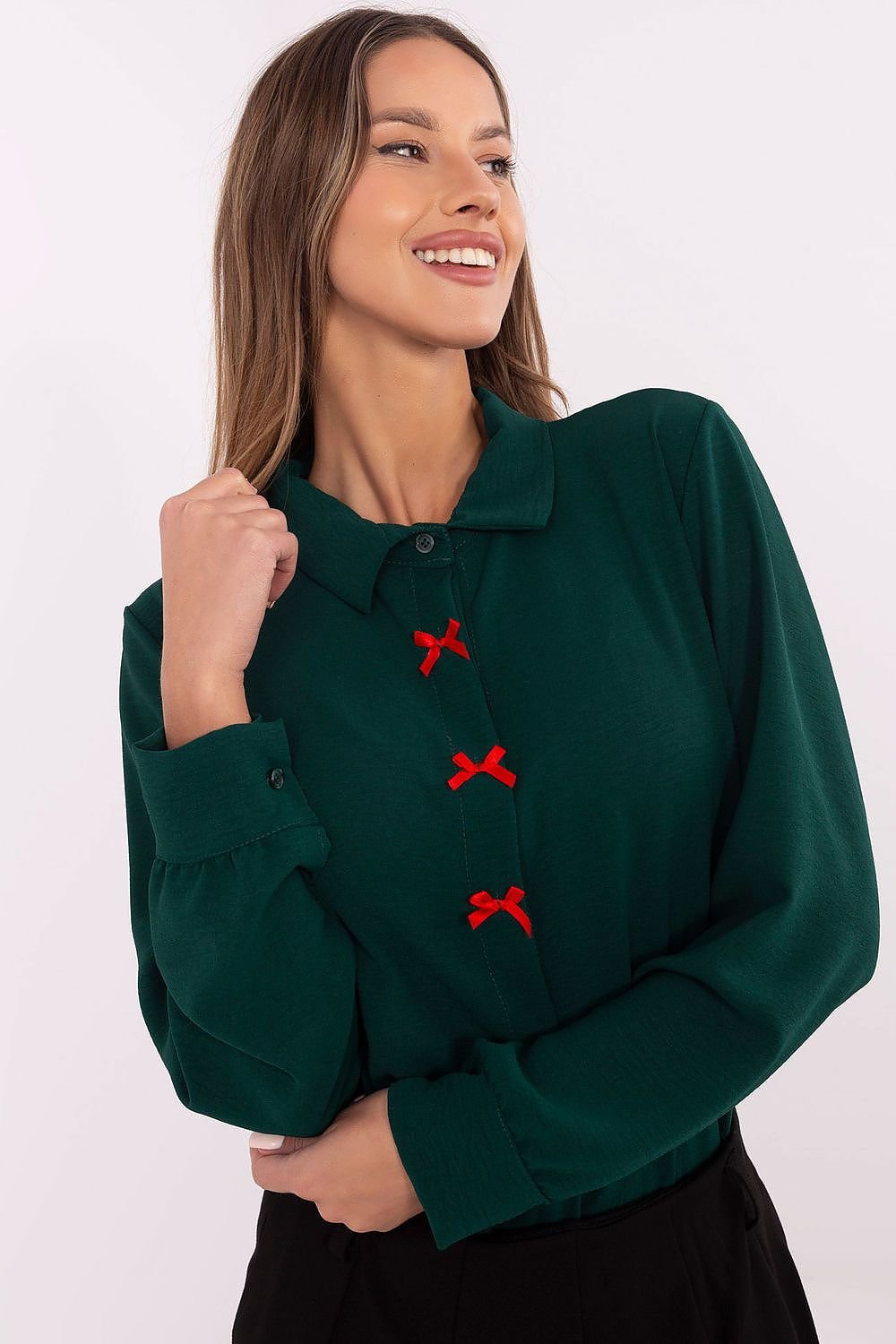 An elegant women's shirt with long sleeve