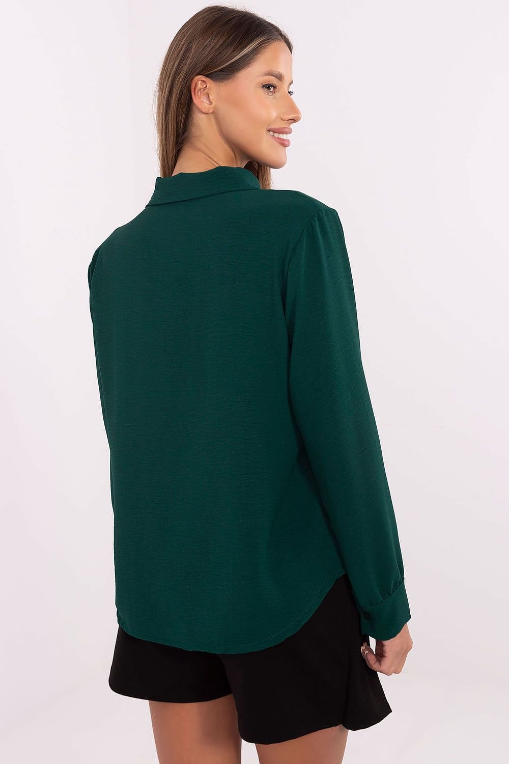 An elegant women's shirt with long sleeve