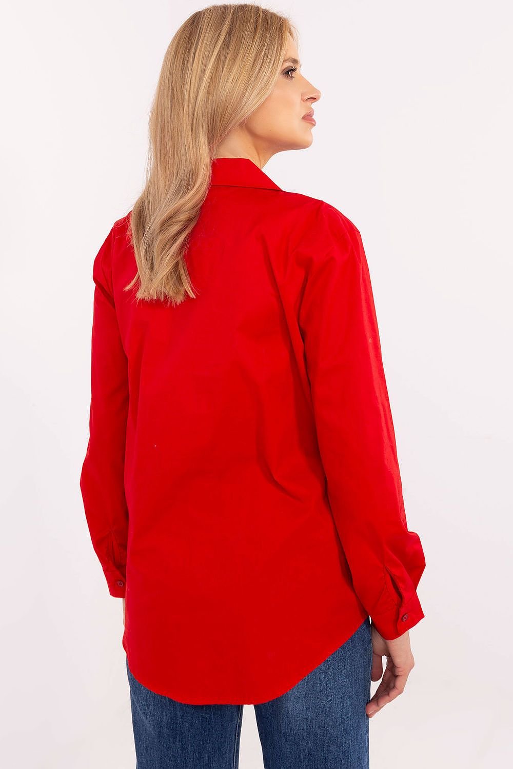 This casual women's shirt is a stylish choice for everyday with long sleeve