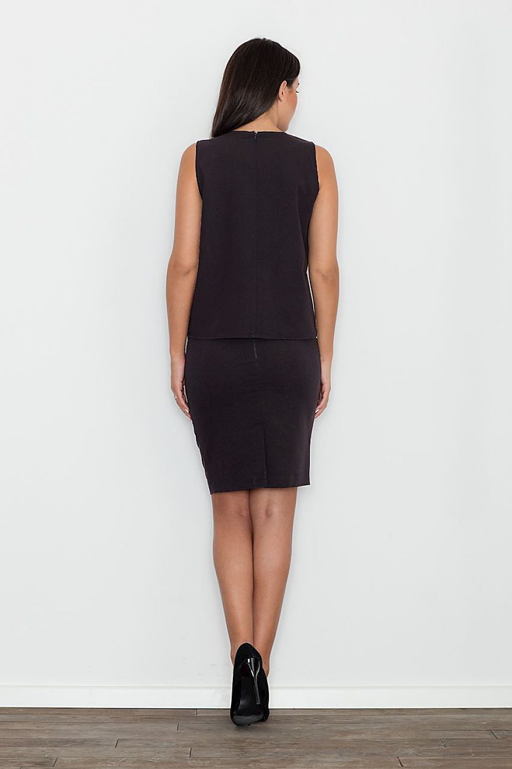 Elegant set in a simple version. A blouse with a midi pencil skirt