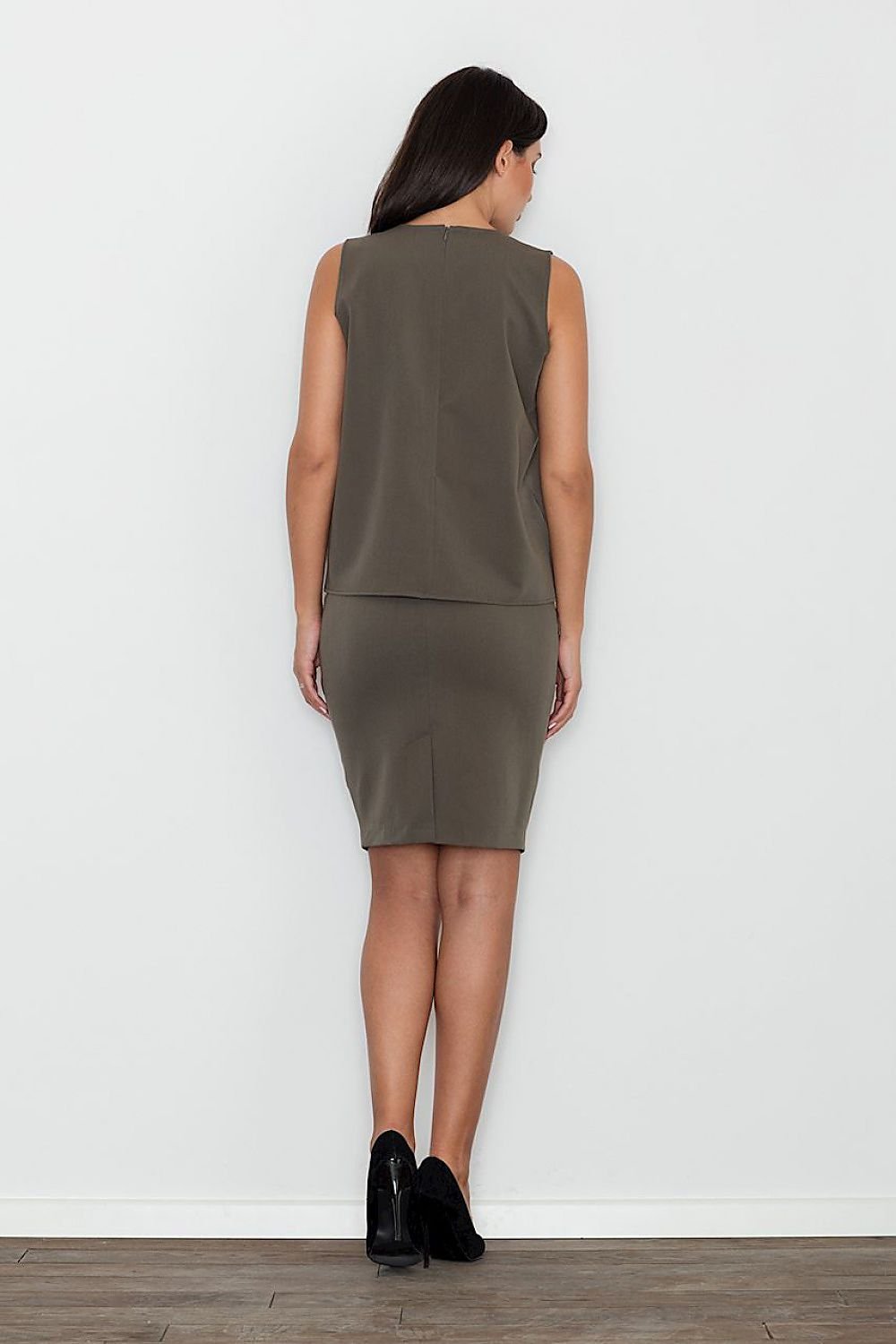 Elegant set in a simple version. A blouse with a midi pencil skirt