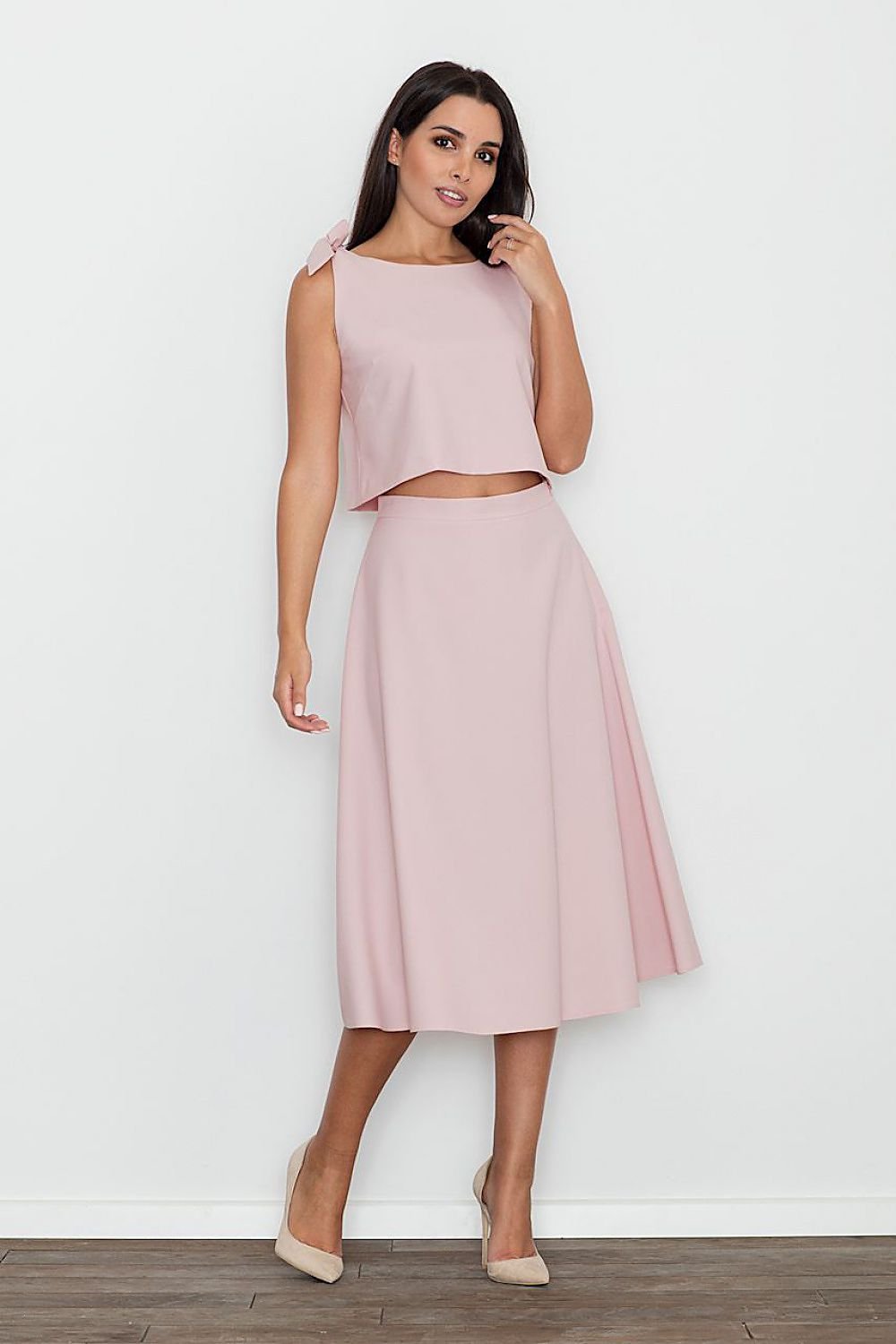 A stylish set with a skirt. Great cut of the skirt adds comfort every day