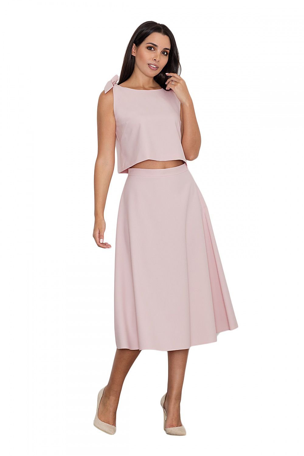 A stylish set with a skirt. Great cut of the skirt adds comfort every day