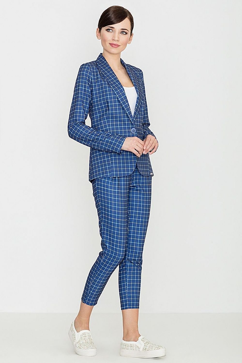 Simple elegant trousers in retro check