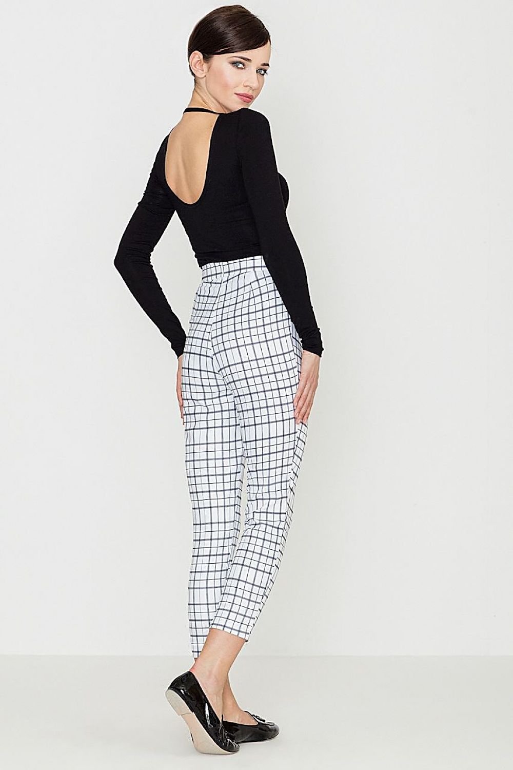 Simple elegant trousers in retro check