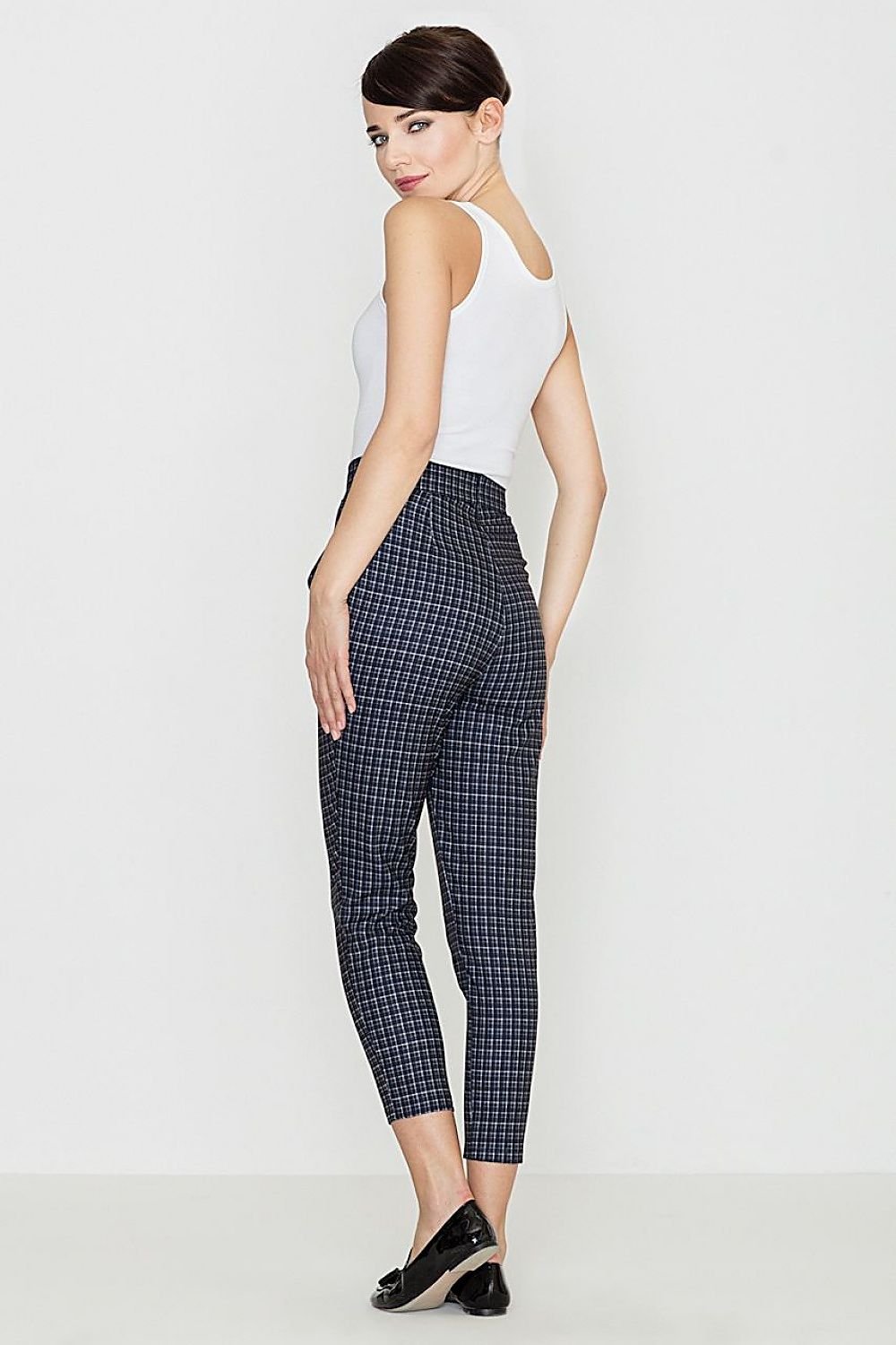 Simple elegant trousers in retro check