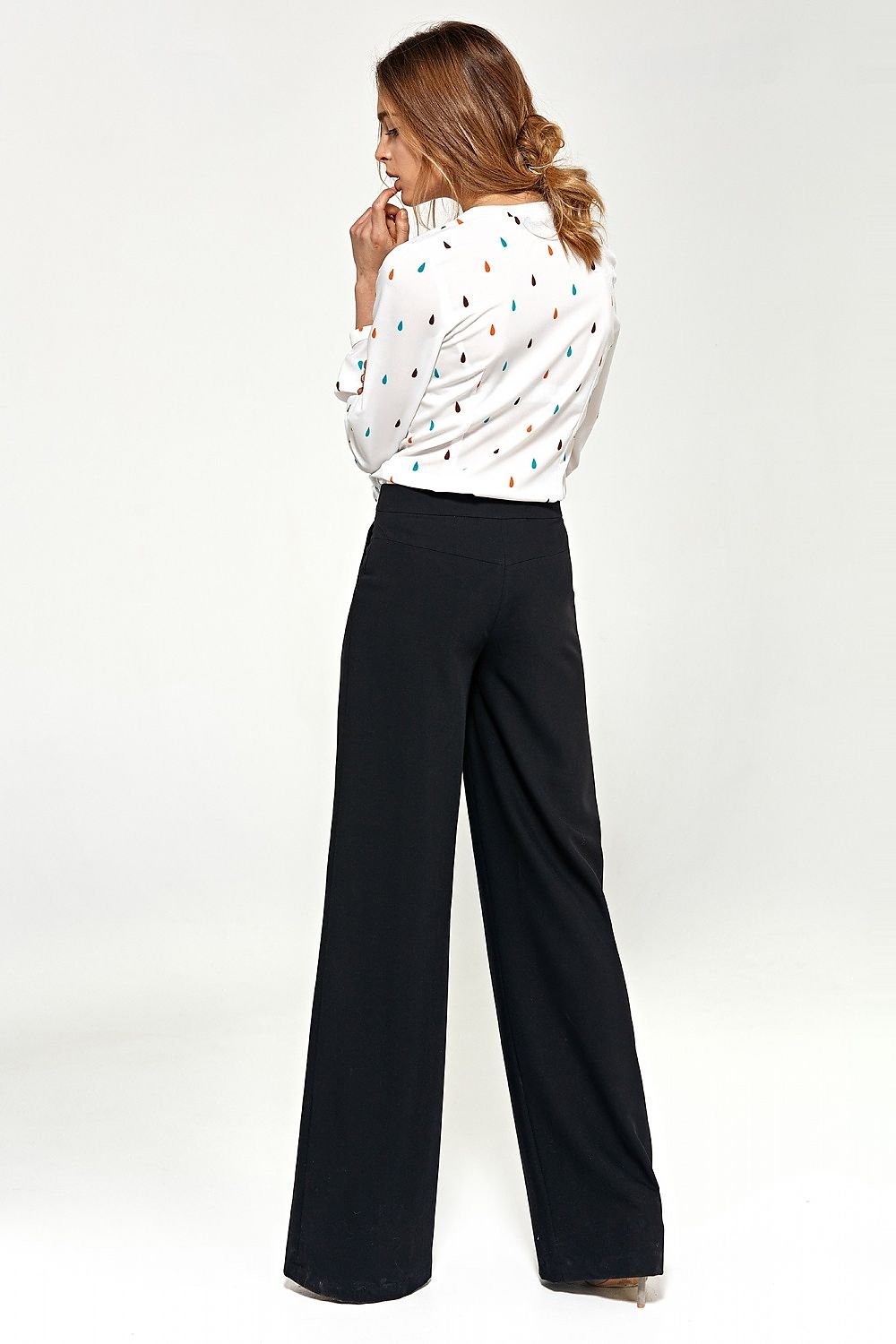 Women trousers in a palazzo cut with flared