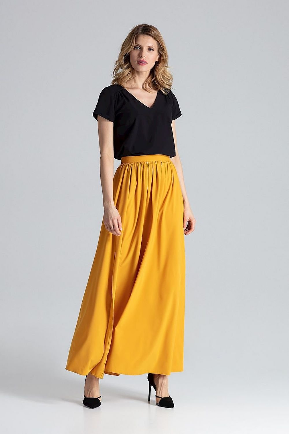 Long wide skirt with side slits