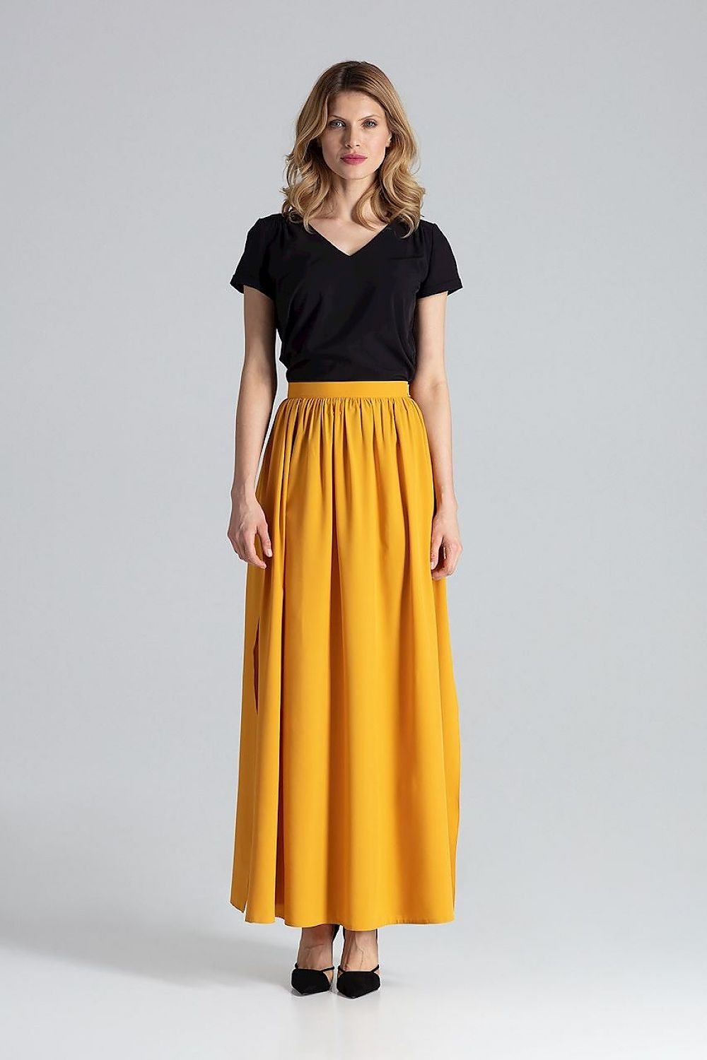 Long wide skirt with side slits