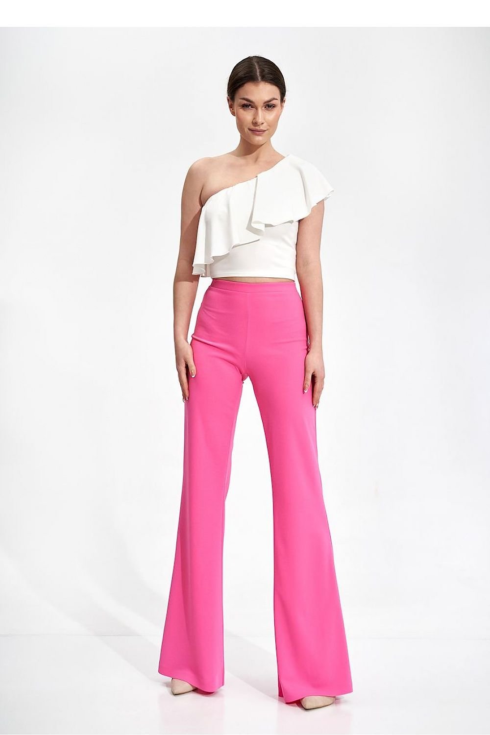 Bell bottoms made of stretch fabric