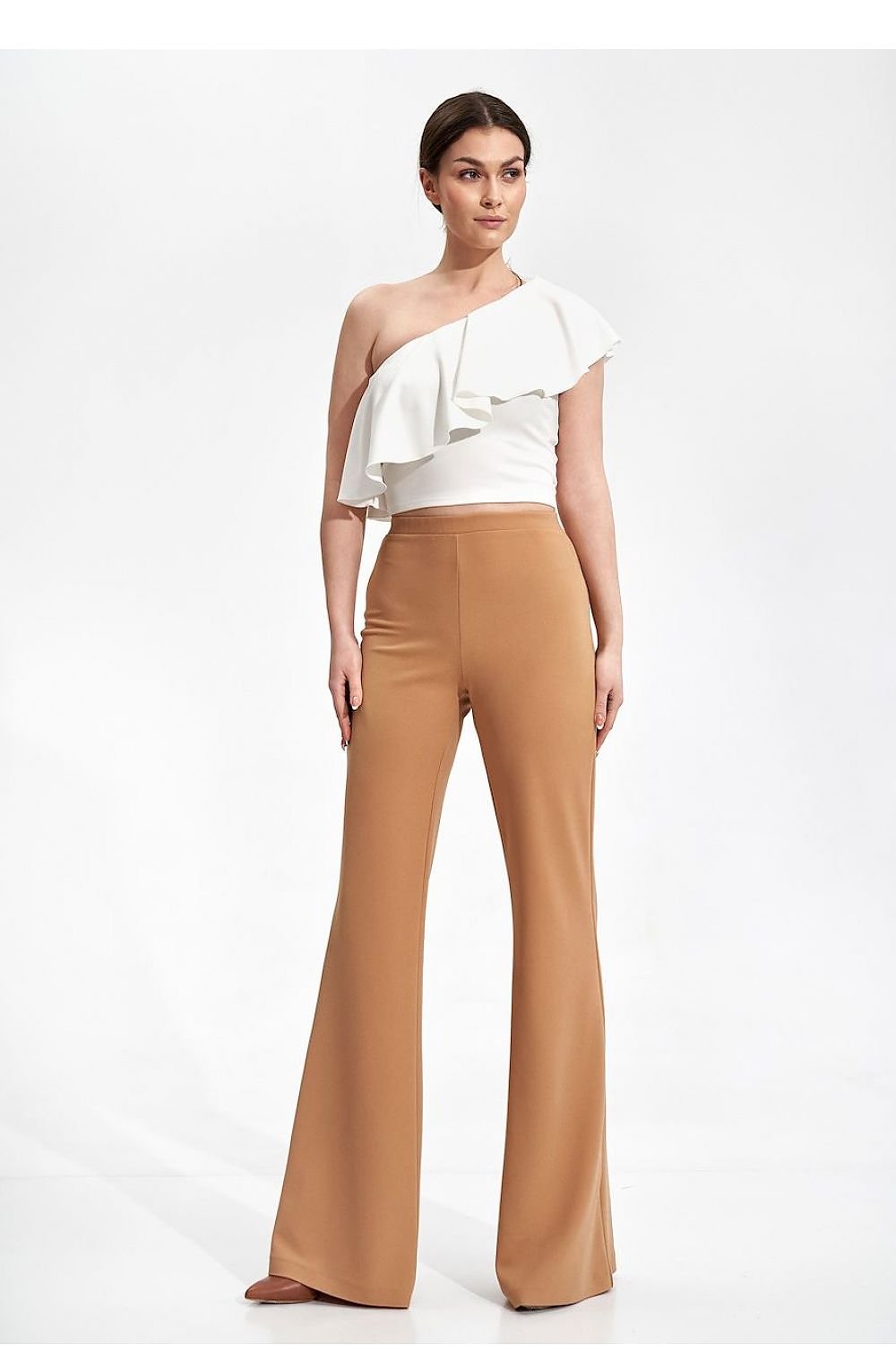 Bell bottoms made of stretch fabric