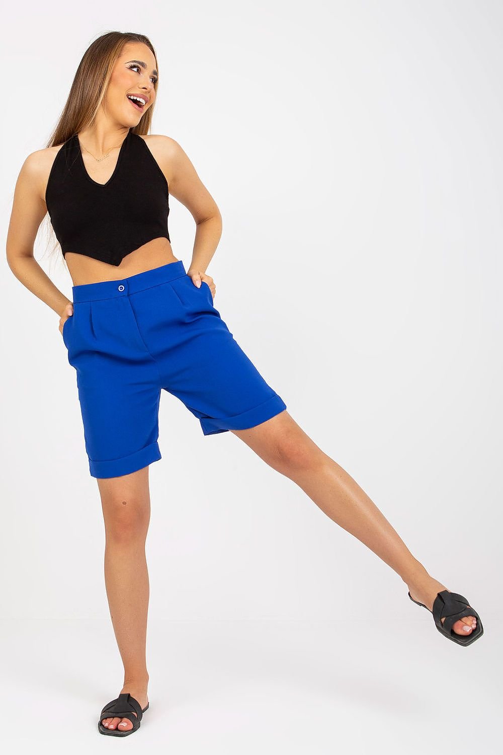 Higher-waisted shorts with zipper and button closure