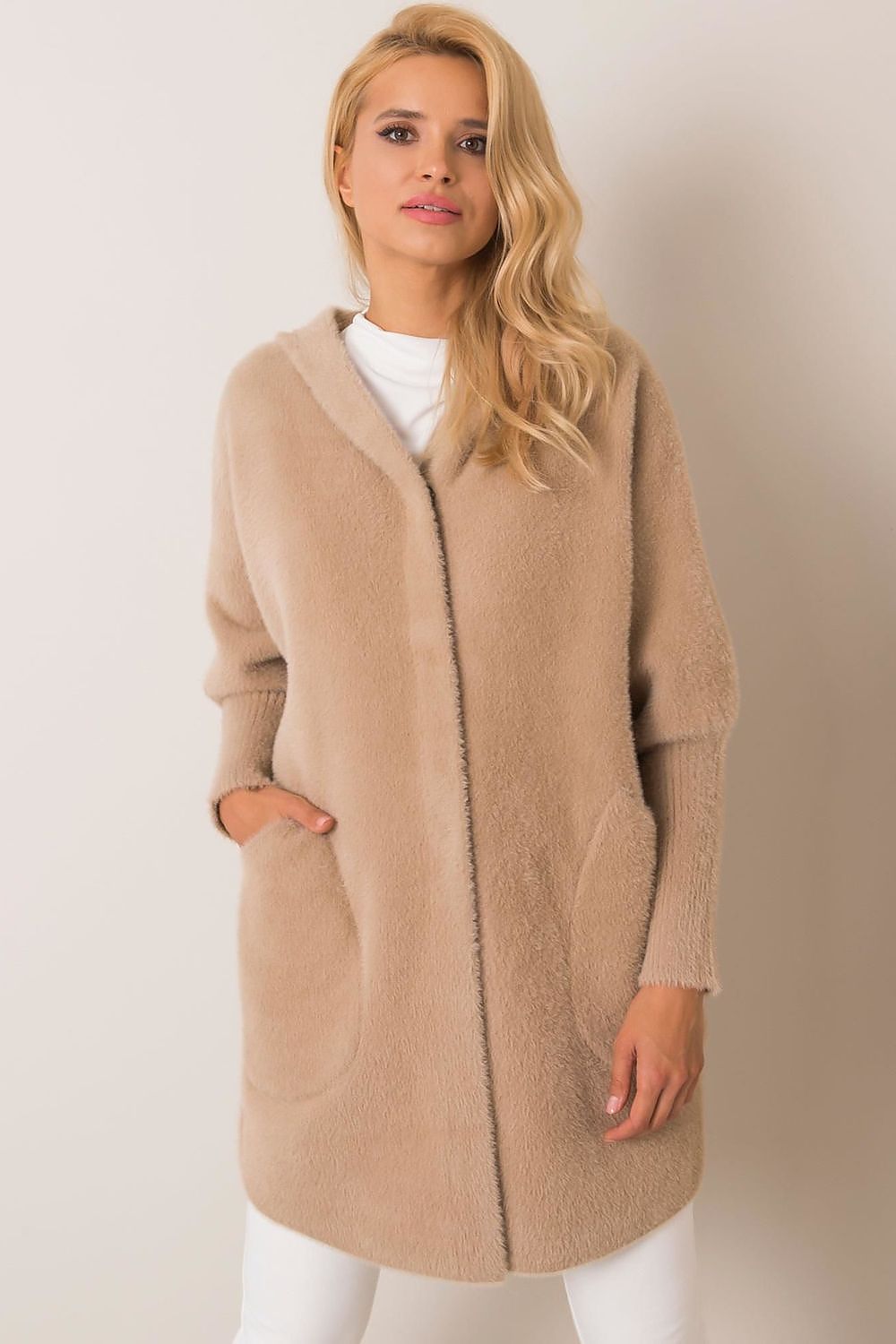 Women's coat with press studs