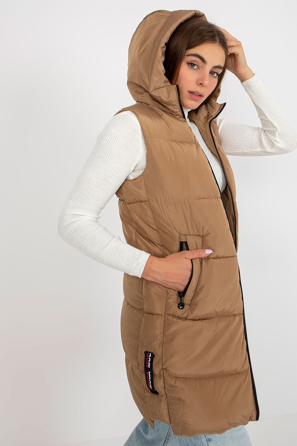 Down quilted vest with hood