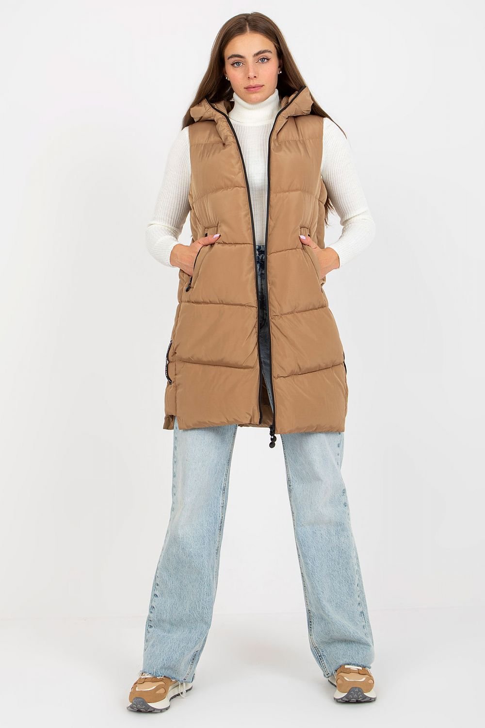 Down quilted vest with hood