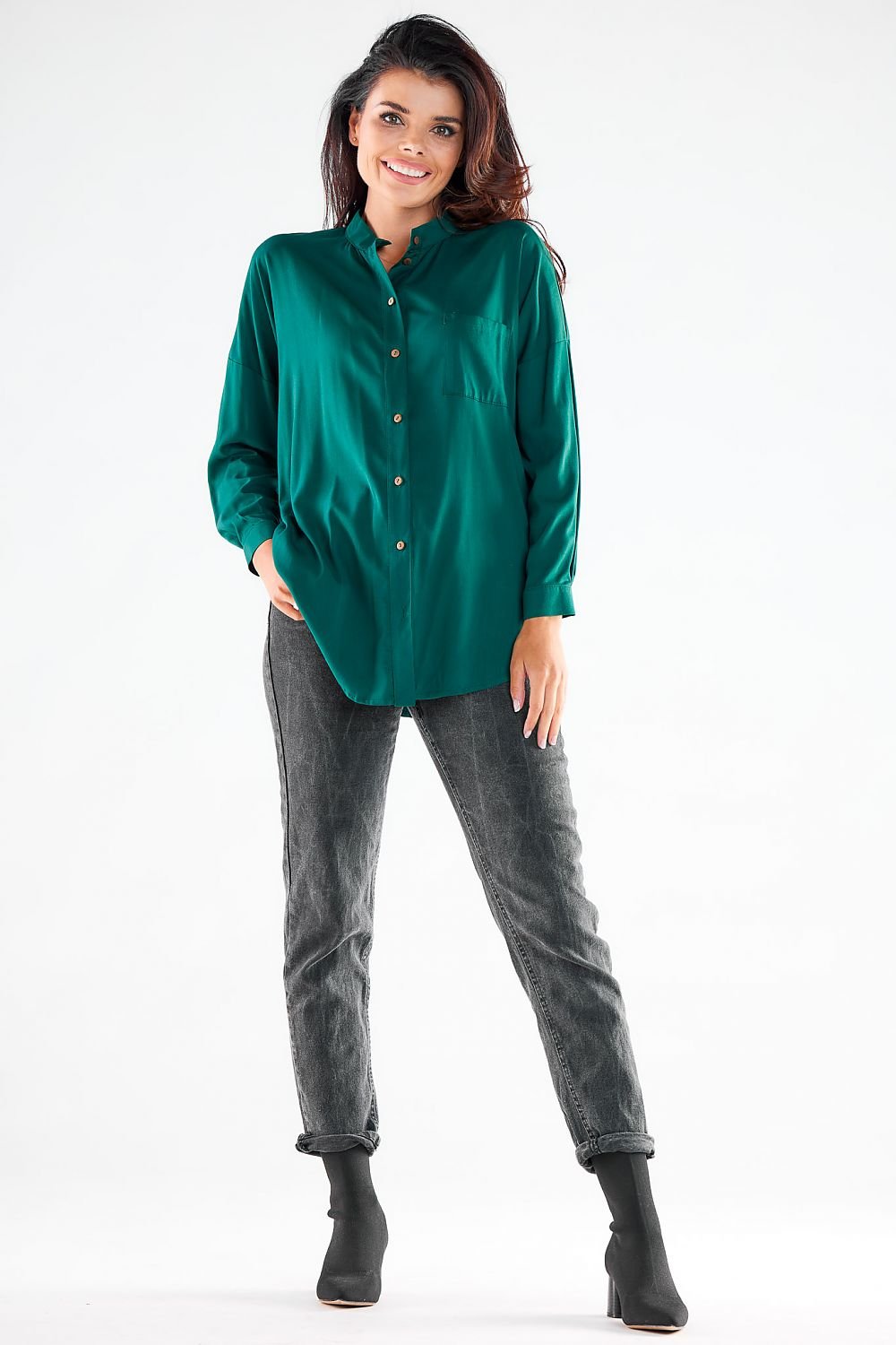 Women Elegant stand-up shirt with long sleeves