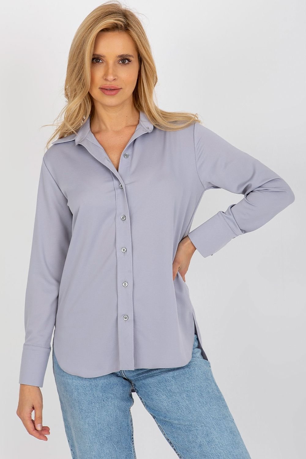 Women's button-down shirt with long sleeves