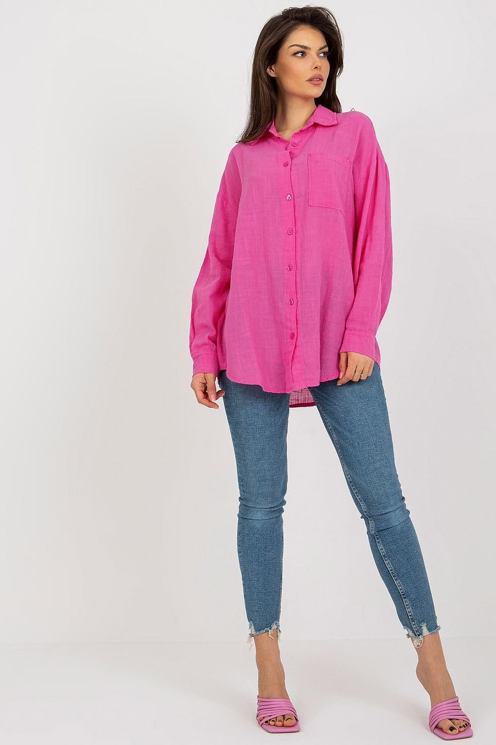 Women fashion Long sleeve Cotton shirt with a loose fit buttoned up