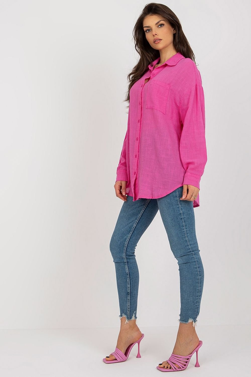 Women fashion Long sleeve Cotton shirt with a loose fit buttoned up