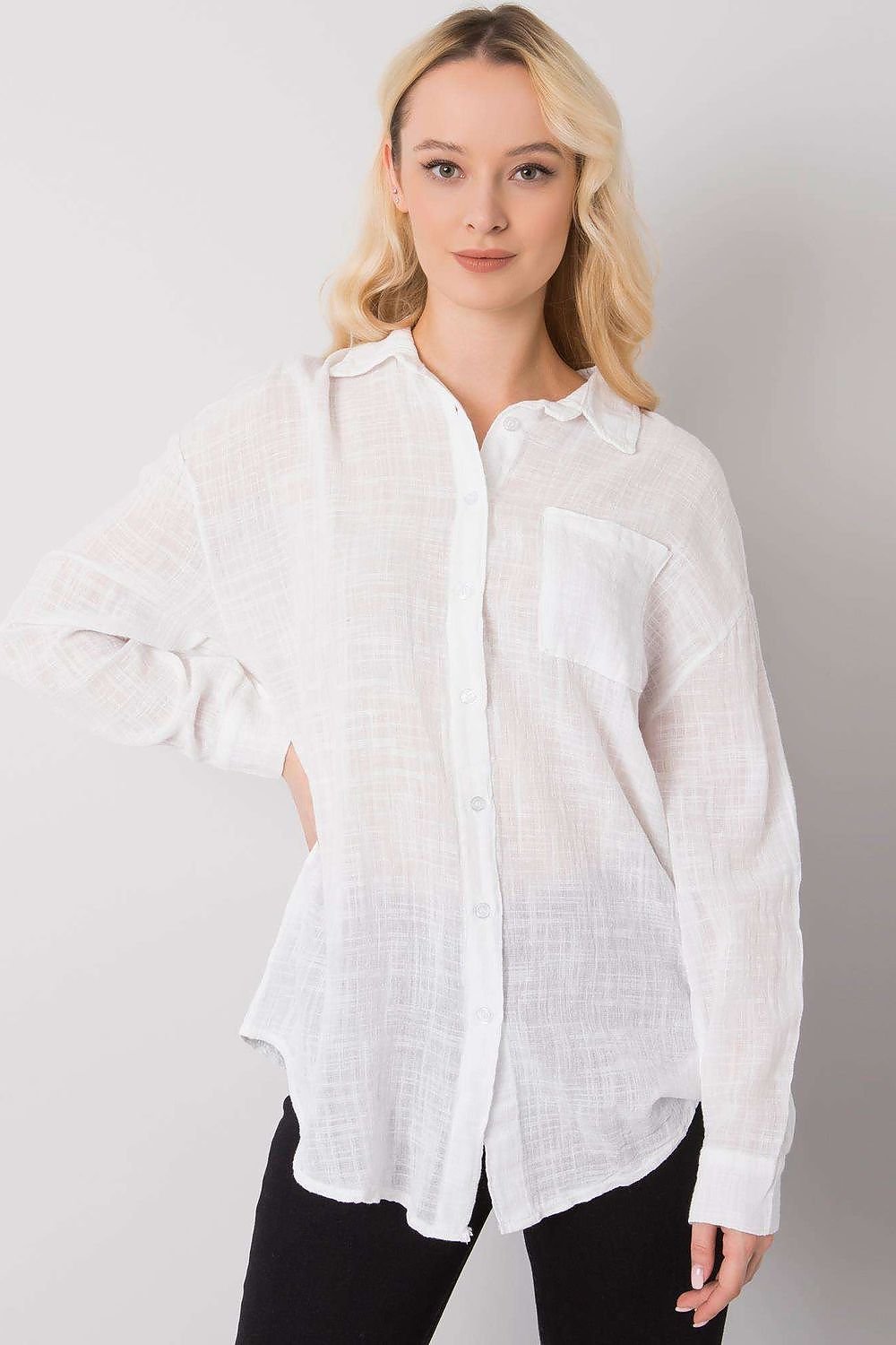 Women fashion Long sleeve Cotton shirt with a loose fit buttoned up