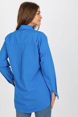 Women's shirt of loose fit with long sleeves